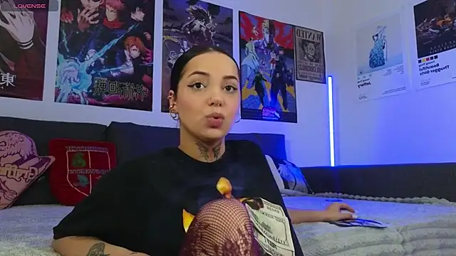 Snapshot of KiraQuinn1 chatting on September 29, 2:44 pm KiraQuinn1 online show from September 29, 2:44 pm