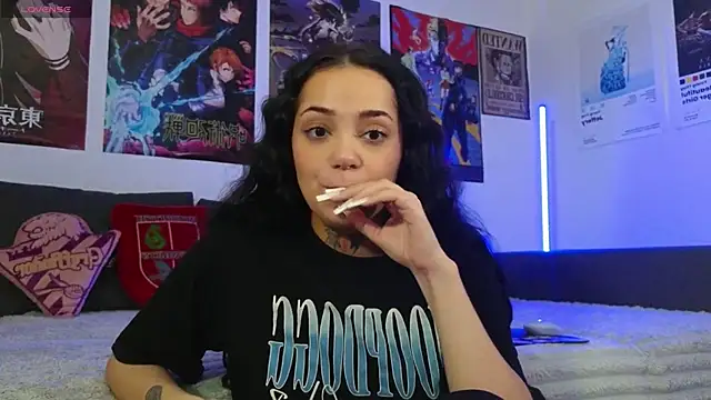 Snapshot of KiraQuinn1 chatting on October 6, 3:02 pm KiraQuinn1 online show from October 6, 3:02 pm