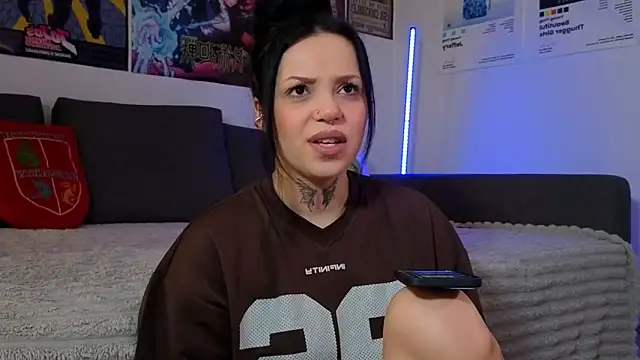 KiraQuinn1 online show from April 23, 4:52 pm