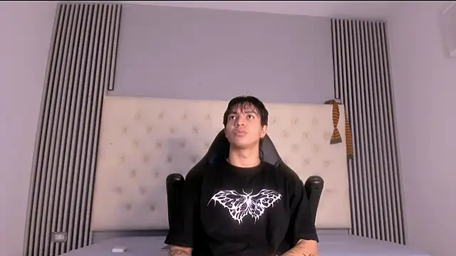 toji luxxer online show from November 28, 8:42 pm