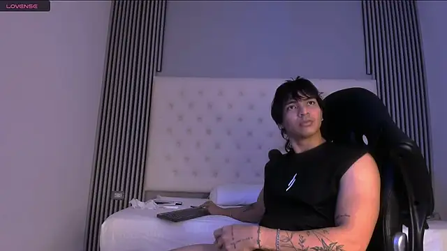 toji luxxer online show from November 15, 8:46 pm