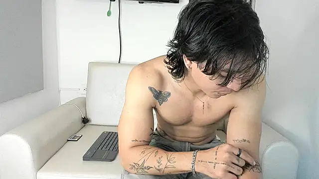 toji luxxer online show from October 21, 2:33 am