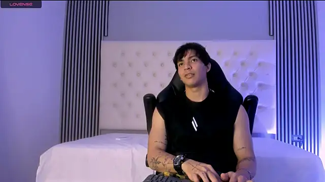 toji luxxer online show from December 3, 4:13 am