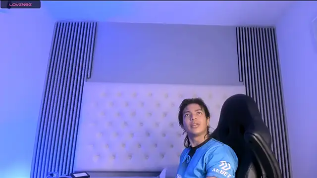 toji luxxer online show from November 26, 4:23 am