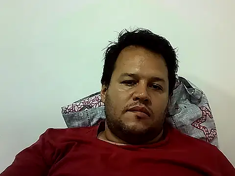 Snapshot of Alpha-Bear chatting on October 23, 3:05 am Alpha-Bear online show from October 23, 3:05 am