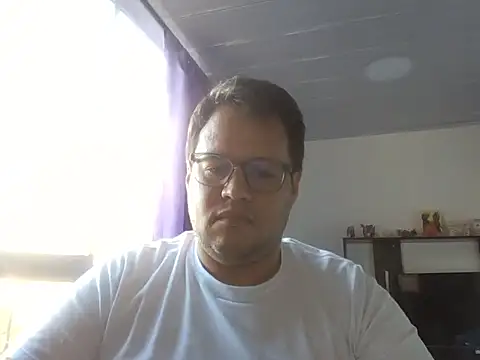 Snapshot of Alpha-Bear chatting on October 6, 8:09 pm Alpha-Bear online show from October 6, 8:09 pm