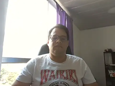 Snapshot of Alpha-Bear chatting on September 27, 5:08 pm Alpha-Bear online show from September 27, 5:08 pm