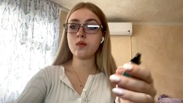 Snapshot of LanaNoir chatting on September 17, 8:38 am LanaNoir online show from September 17, 8:38 am