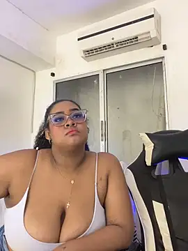 Snapshot of Dakota__Luxx00 chatting on September 23, 7:26 am Dakota Luxx00 online show from September 23, 7:26 am