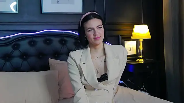 Snapshot of EmmaStarkk chatting on October 16, 11:51 am EmmaStarkk online show from October 16, 11:51 am