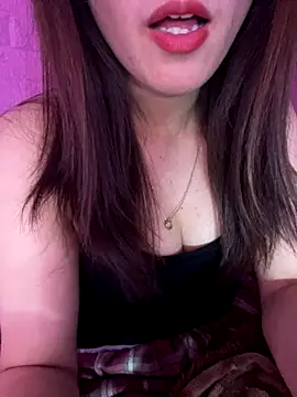 Snapshot of Moon_pusy chatting on December 3, 1:32 pm Moon pusy online show from December 3, 1:32 pm