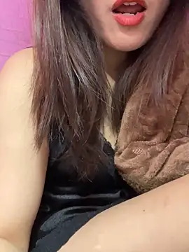 Snapshot of Moon_pusy chatting on December 2, 1:24 pm Moon pusy online show from December 2, 1:24 pm