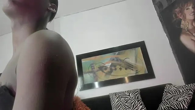 Snapshot of sabrina_xxx11 chatting on October 13, 12:51 pm sabrina xxx11 online show from October 13, 12:51 pm