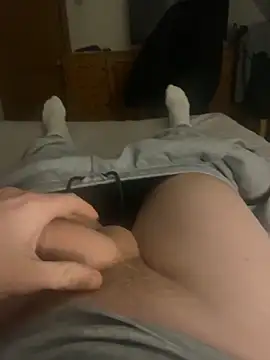 Sammyboy2211 online show from December 4, 9:03 pm