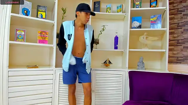 Juicy Creww online show from September 19, 10:19 am