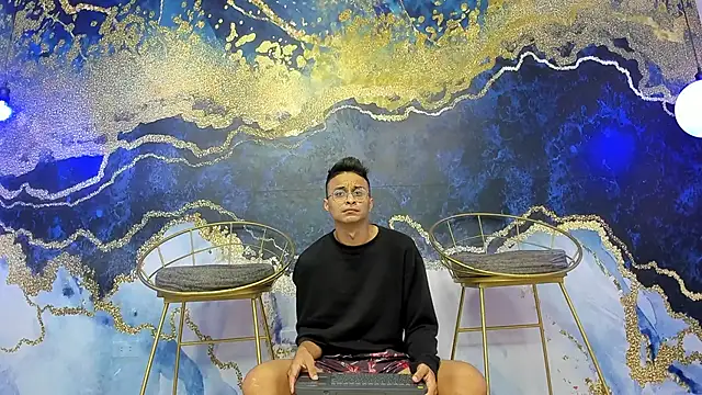 Juicy Creww online show from November 1, 9:58 am