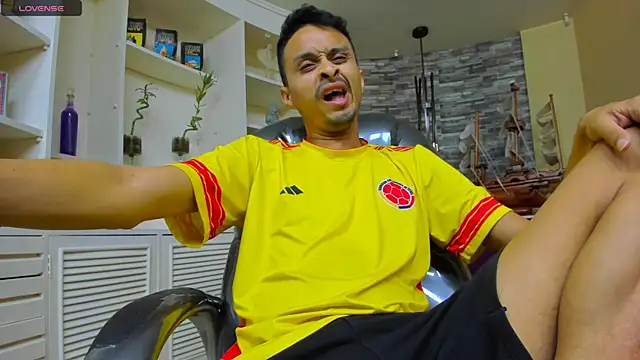 Juicy Creww online show from October 11, 8:26 am