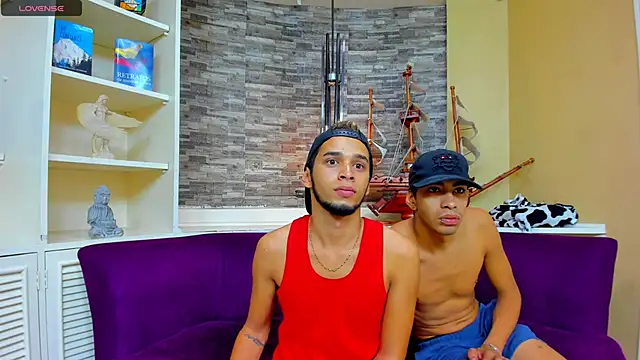 Juicy Creww online show from September 28, 10:00 am