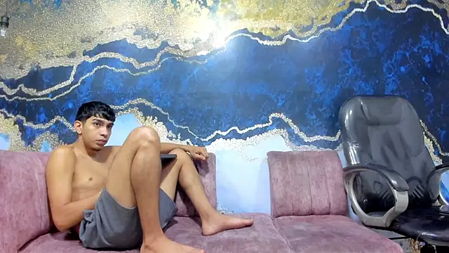 Juicy Creww online show from November 23, 9:41 am