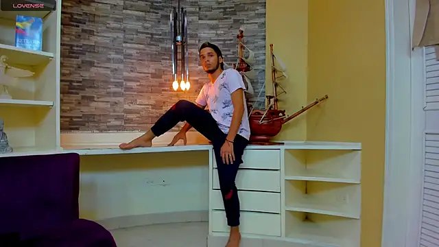 Juicy Creww online show from September 20, 10:20 am