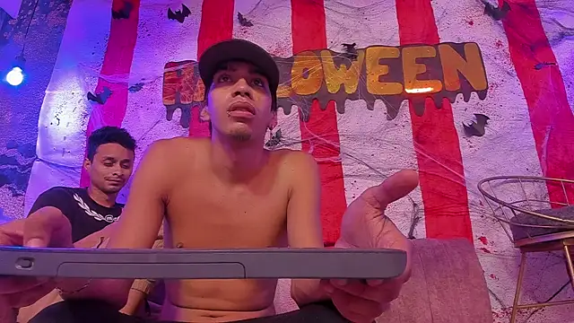 Juicy Creww online show from October 26, 8:59 am