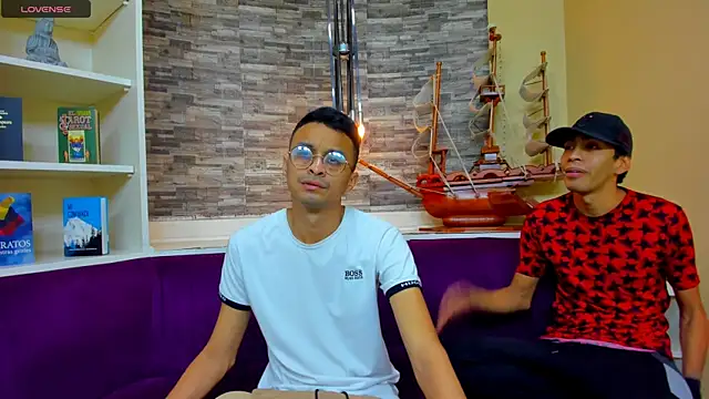 Juicy Creww online show from October 4, 11:12 am