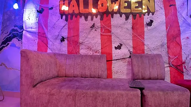 Juicy Creww online show from October 27, 8:59 am