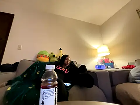 Snapshot of GoddessFatPuss chatting on December 15, 3:45 am GoddessFatPuss online show from December 15, 3:45 am