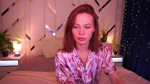 ShyySiren online show from February 4, 3:40 pm