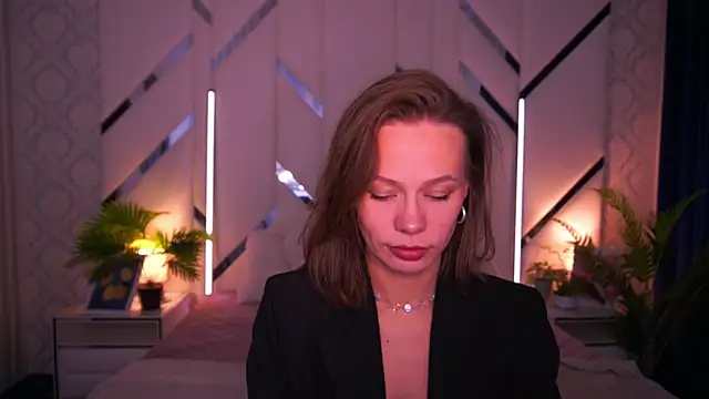 ShyySiren online show from December 23, 8:46 am