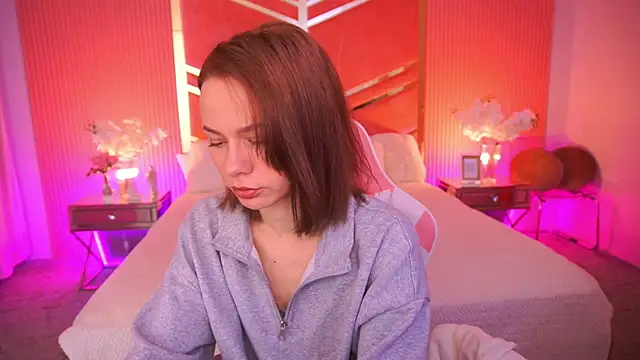 ShyySiren online show from April 5, 6:53 am