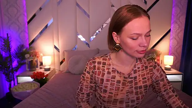 ShyySiren online show from April 20, 1:45 pm