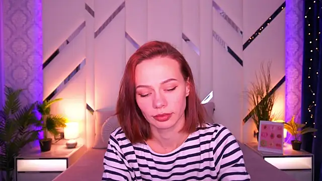 ShyySiren online show from February 17, 3:53 pm