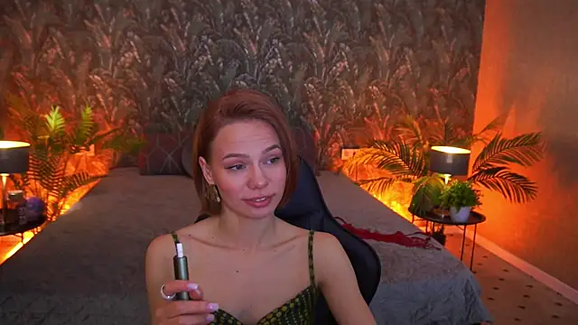 ShyySiren online show from June 1, 7:08 am