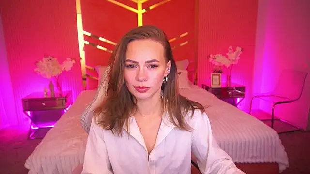 ShyySiren online show from November 1, 8:30 am