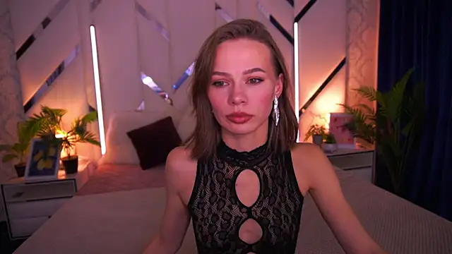 ShyySiren online show from December 15, 8:42 am