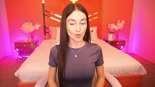 CherryyLulu online show from November 4, 8:29 am