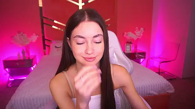 CherryyLulu online show from November 3, 8:40 am