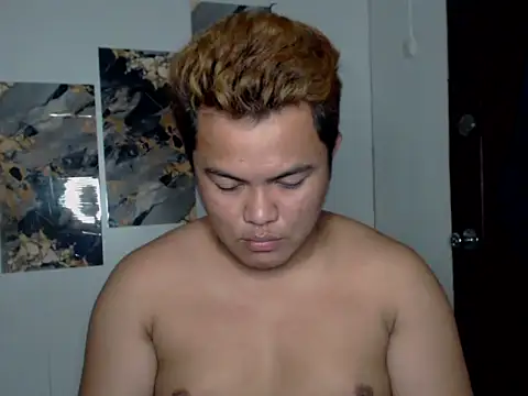 Snapshot of Gayasianzowe chatting on September 24, 7:15 am Gayasianzowe online show from September 24, 7:15 am