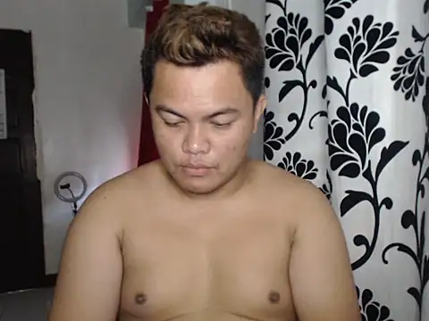 Snapshot of Gayasianzowe chatting on October 8, 5:53 am Gayasianzowe online show from October 8, 5:53 am