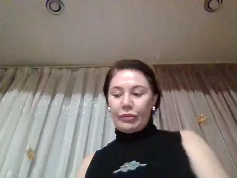 Snapshot of Lomivah chatting on November 16, 6:56 pm Lomivah online show from November 16, 6:56 pm