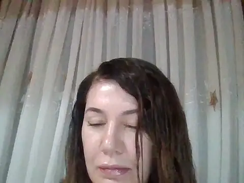 Snapshot of Lomivah chatting on November 12, 4:44 pm Lomivah online show from November 12, 4:44 pm