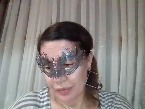 Snapshot of Lomivah chatting on November 9, 7:07 pm Lomivah online show from November 9, 7:07 pm