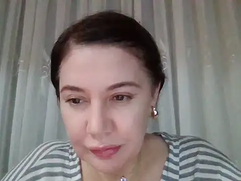 Snapshot of Lomivah chatting on November 27, 8:53 pm Lomivah online show from November 27, 8:53 pm