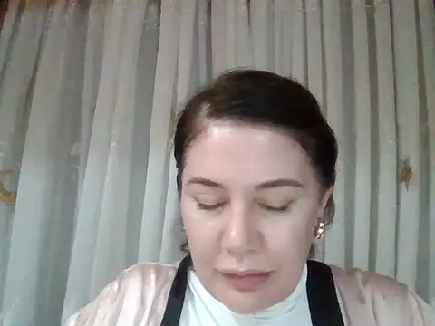 Snapshot of Lomivah chatting on November 13, 7:07 pm Lomivah online show from November 13, 7:07 pm