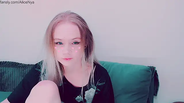 AliceNya cute online show from October 27, 4:35 am
