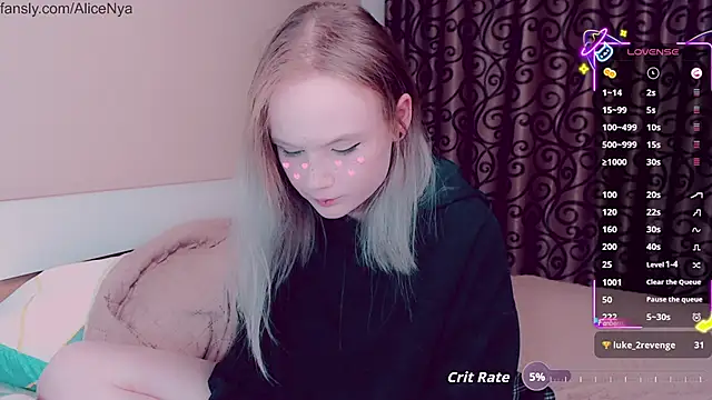 Snapshot of AliceNya_cute chatting on October 13, 4:36 am AliceNya cute online show from October 13, 4:36 am