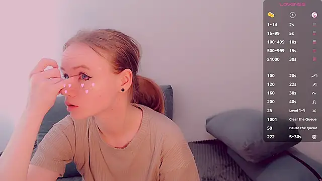 AliceNya cute online show from April 21, 7:15 am