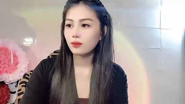 Lyly4757 online show from November 17, 2:32 pm