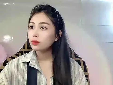 Lyly4757 online show from November 8, 2:20 pm